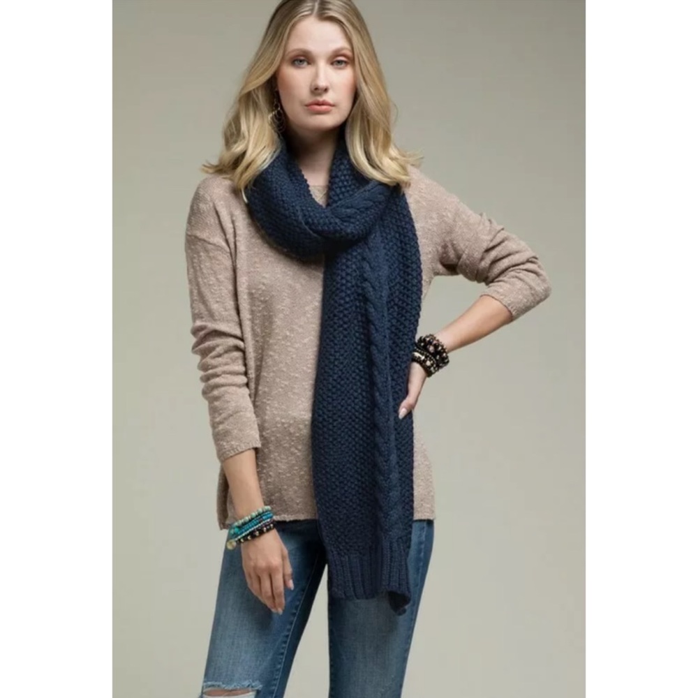 SOLD OUT Navy Plush Knit Chunky Cable Oblong Winter Scarf - Picture 2 of 5